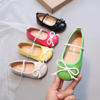 Обувь для девочек, обувь принцессы для маленьких девочек, повседневная обувь с галстуком-бабочкой ярких цветов, маленькая кожаная обувь, детские балетки на плоской подошве, обувь для маленьких детей.